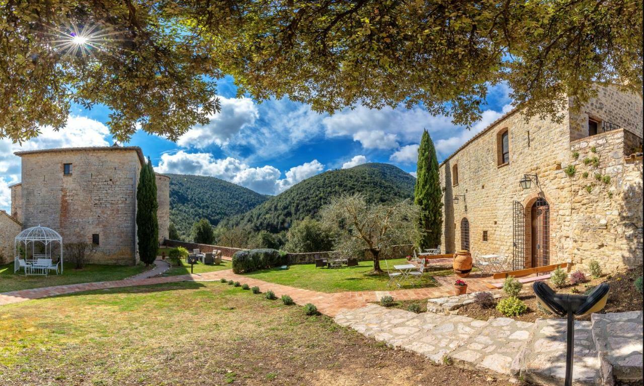 Castello Valenzino Apart otel Pierantonio Dış mekan fotoğraf